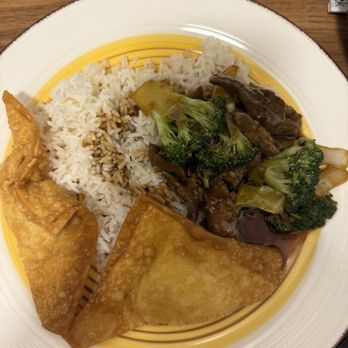 Miss Egg Roll - Beef broccoli and crab rangoons - Chinese Near Me - Chicago, Illinois