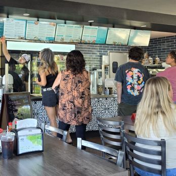 El Reparo Taqueria - People lined up to place their lunch orders. - Mexican Near Me - Chico, California El Reparo Taqueria - People lined up to place their lunch orders. - Mexican Near Me - Chico, California