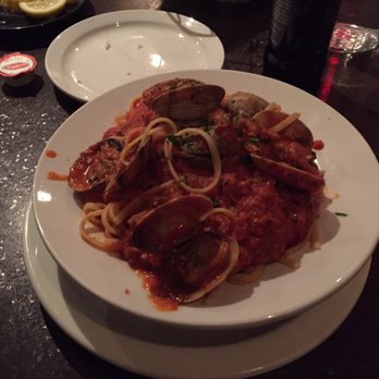 Rea's Italian Cucina - Linguini with clams in tomato sauce - awesome - Italian Near Me - Calgary, Alberta Rea's Italian Cucina - Linguini with clams in tomato sauce - awesome - Italian Near Me - Calgary, Alberta