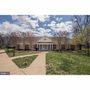 Photo of Arlington Oaks Condominiums