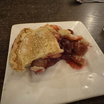 The Warming Hut - Mixed berry pie - New American Near Me - Mammoth Lakes, California The Warming Hut - Mixed berry pie - New American Near Me - Mammoth Lakes, California