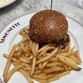 Simonette - Hamburger and fries - French Near Me - Culver City, California
