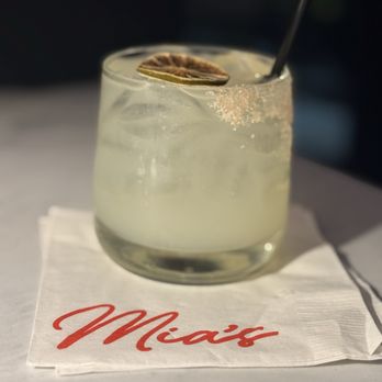 Mia’s - Classic Margarita is excellent - Mediterranean Near Me - Solana Beach, California