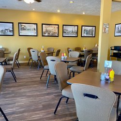 Riverside Cafe - Interior seating