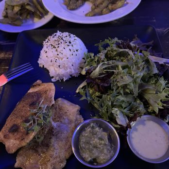 Leahi Bar & Grill - Bars Near Me - Honolulu, Hawaii Leahi Bar & Grill - Bars Near Me - Honolulu, Hawaii