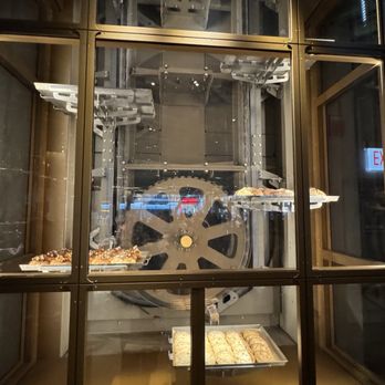 Starbucks Reserve Roastery Chicago - Revolving desserts - Coffee Roasteries Near Me - Chicago, Illinois Starbucks Reserve Roastery Chicago - Revolving desserts - Coffee Roasteries Near Me - Chicago, Illinois
