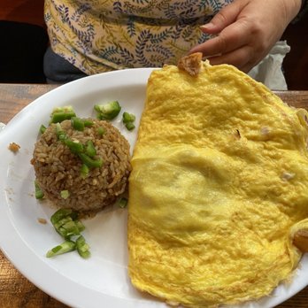 Eggs 'n Things Ko Olina - Potato, Bacon & Cheese Omelet - American Near Me - Kapolei, Hawaii Eggs 'n Things Ko Olina - Potato, Bacon & Cheese Omelet - American Near Me - Kapolei, Hawaii