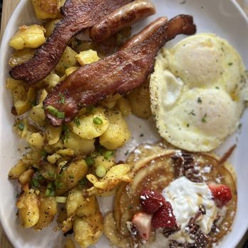 Gina's Kitchen +Catering - Traditional breakfast - Breakfast & Brunch Near Me - Rancho Cucamonga, California Gina's Kitchen +Catering - Traditional breakfast - Breakfast & Brunch Near Me - Rancho Cucamonga, California