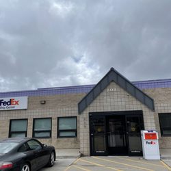 FedEx Ship Center - Whoh. 50 dollars to FedEx an envelope to California by tomorrow!