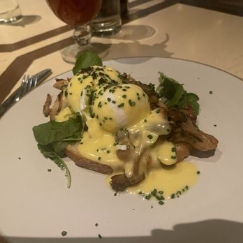 Sugarcane - Mushroom Benedict - Cocktail Bars Near Me - Las Vegas, Nevada Sugarcane - Mushroom Benedict - Cocktail Bars Near Me - Las Vegas, Nevada