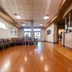 Kaweah Health Tulare Clinic - Waiting area.    IG: @kvtherinejvsmin
