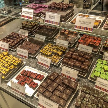 Boutique Chocosina - Beautiful designs on chocolate - Chocolatiers & Shops Near Me - Montreal, Quebec Boutique Chocosina - Beautiful designs on chocolate - Chocolatiers & Shops Near Me - Montreal, Quebec