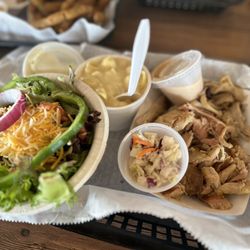 Angry Pepper  Waterside - Smoked pulled chicken dinner with side salad and Mac n cheese