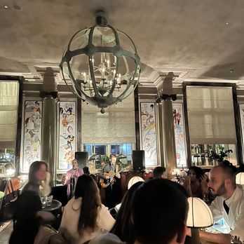 Scarfes Bar - Live music - high-quality and great accompaniment. - Cocktail Bars Near Me - London, XGL Scarfes Bar - Live music - high-quality and great accompaniment. - Cocktail Bars Near Me - London, XGL