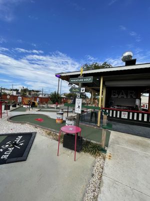 Putt Pub by null