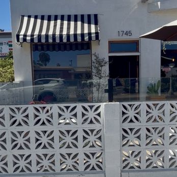 The Pearl - Exterior photo super cute with outdoor waiting area - Massage Near Me - Oceanside, California The Pearl - Exterior photo super cute with outdoor waiting area - Massage Near Me - Oceanside, California