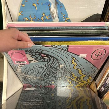 Pops Resale - Vinyls - Vinyl Records Near Me - Lexington, Kentucky Pops Resale - Vinyls - Vinyl Records Near Me - Lexington, Kentucky