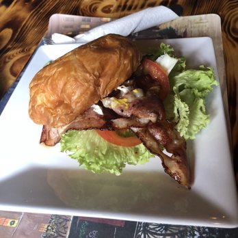 Candy's Café - Delicious BLT on croissant - Cafeteria Near Me - Ensenada, BCN