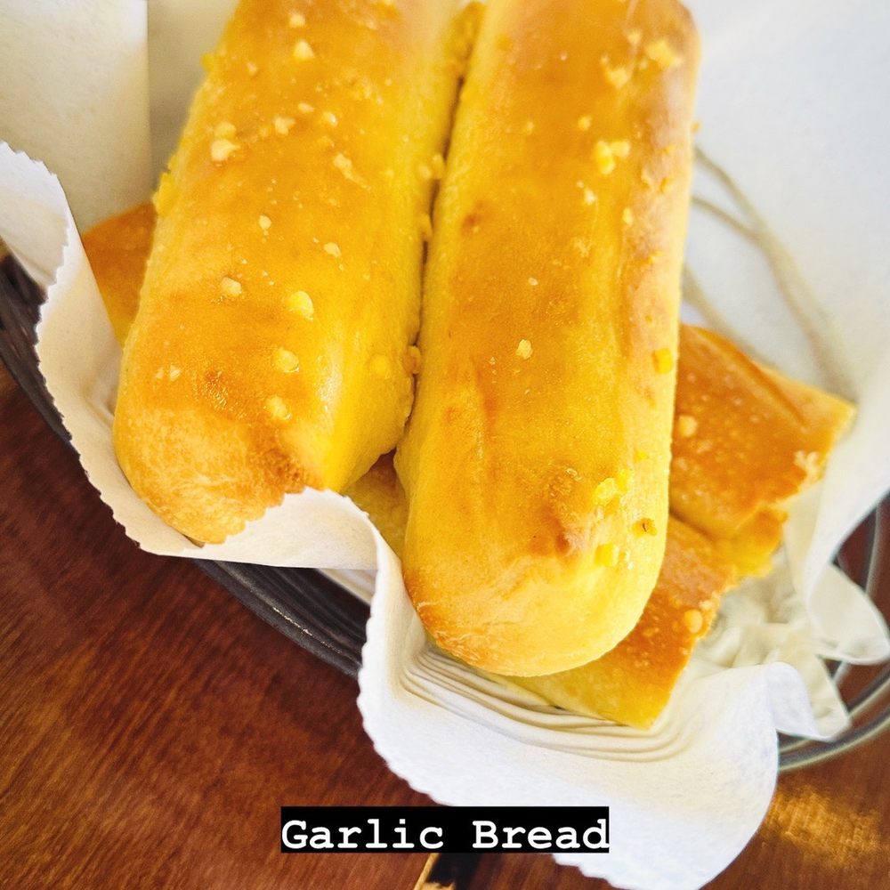Oscar's Brewing Company - Garlic bread appetizer - American Near Me - Temecula, California