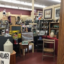 So many antiques!