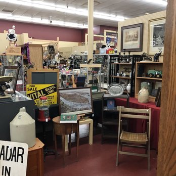 Remember Yesteryears - So many antiques! - Antiques Near Me - Oakdale, New York