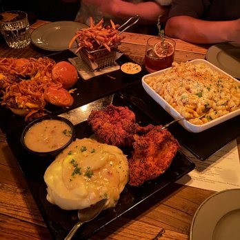 Little Bad Wolf - Sliders Fried Chicken w/mashed potatoes Mac & Cheese Entre - American Near Me - Chicago, Illinois Little Bad Wolf - Sliders Fried Chicken w/mashed potatoes Mac & Cheese Entre - American Near Me - Chicago, Illinois