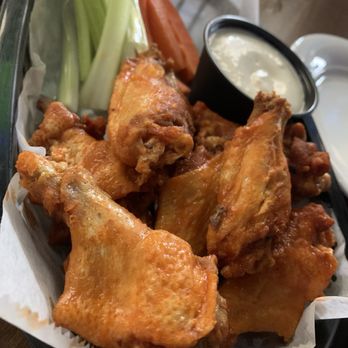Scotty’s Bar & Grill - Buffalo wings (dry) - American Near Me - Cresskill, New Jersey Scotty’s Bar & Grill - Buffalo wings (dry) - American Near Me - Cresskill, New Jersey