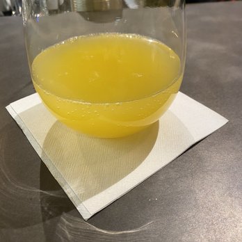 Tap & Pour - Mimosa - Airport Lounges Near Me - Reno, Nevada