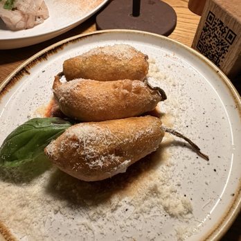 Il Pirata - Zucchini flowers, weren't great - Seafood Near Me - Praiano, SA Il Pirata - Zucchini flowers, weren't great - Seafood Near Me - Praiano, SA