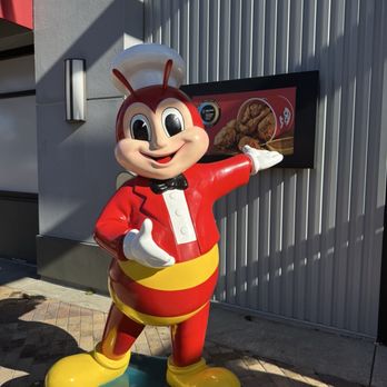 Jollibee - Exterior Mascot - Chicken Shop Near Me - Alameda, California