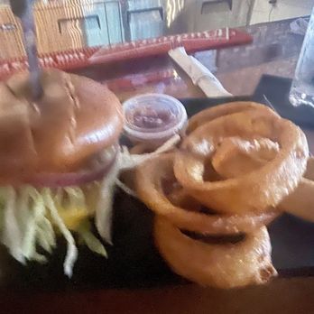 Givi’s Pub - Sports Bars Near Me - Snyder, Texas