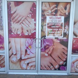 Sky Nails & Spa - Front door