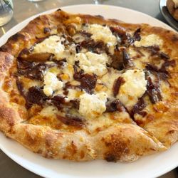 Bella Trattoria - Tartufo pizza