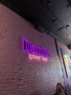 Dani’s Queer Bar by null