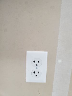 Freelancer Electrician Logo