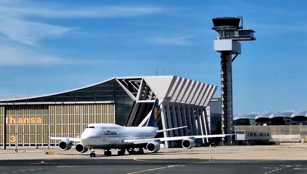 Frankfurt Airport by null