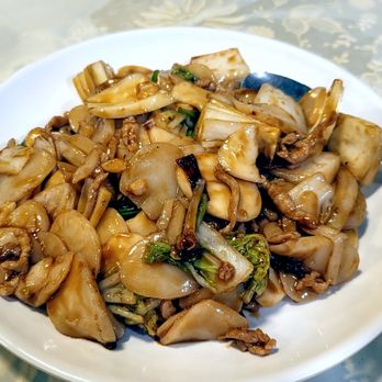 Yaletown Chinese Restaurant - 上海炒年糕 $18.95 ~ 年糕軟度適中,與豬肉和高麗菜一起翻炒,色香味俱全 - Chinese Near Me - Vancouver, British Columbia Yaletown Chinese Restaurant - 上海炒年糕 $18.95 ~ 年糕軟度適中,與豬肉和高麗菜一起翻炒,色香味俱全 - Chinese Near Me - Vancouver, British Columbia