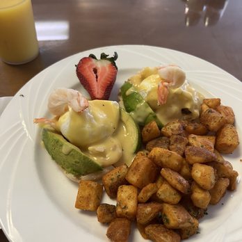 Zenaida's Cafe - Shrimp Benedict with THE BEST home fries - Cafes Near Me - Las Vegas, Nevada Zenaida's Cafe - Shrimp Benedict with THE BEST home fries - Cafes Near Me - Las Vegas, Nevada