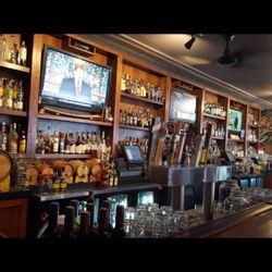 Underdogs Pub - Puuurrtttyyyyy.....