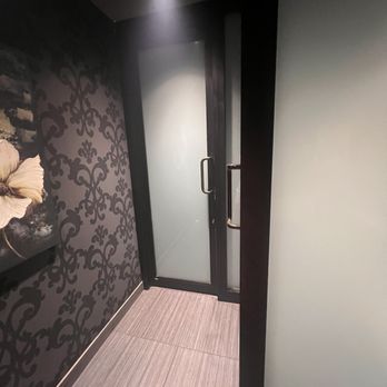 Gram & Dun - bathrooms - Bars Near Me - Kansas City, Missouri Gram & Dun - bathrooms - Bars Near Me - Kansas City, Missouri