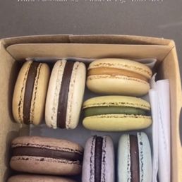 Box of 8 Macarons