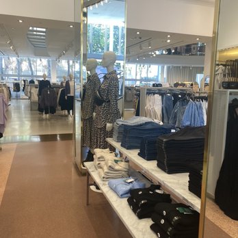 H&M - Women's Clothing Near Me - Miami Beach, Florida
