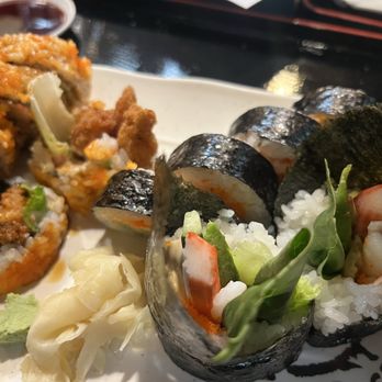 Inakaya Watanabe - Rock'n roll on left and flower roll on right - Japanese Near Me - Columbia, South Carolina