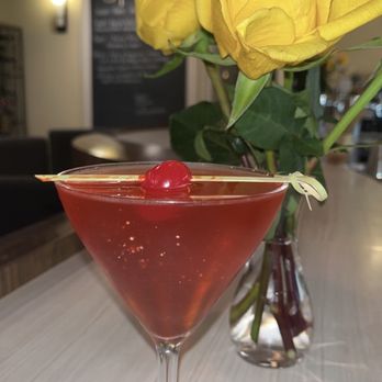 Macaluso's Restaurant - Bar area, delicious martini - Italian Near Me - Nesquehoning, Pennsylvania