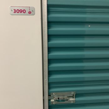 Extra Space Storage - Full locker, nothing stopping anyone from taking anything. - Self Storage Near Me - Atlanta, Georgia Extra Space Storage - Full locker, nothing stopping anyone from taking anything. - Self Storage Near Me - Atlanta, Georgia