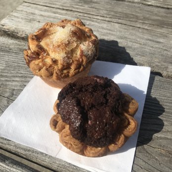 Tiny Pies - Apple pie and Texas Two Step - Desserts Near Me - Austin, Texas Tiny Pies - Apple pie and Texas Two Step - Desserts Near Me - Austin, Texas