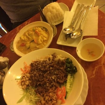 Remember Vietnamese Food - Bun bo nam bo a kureci maso na kari s kokosoym mlekem, ryze :-) - Vietnamese Near Me - Prague, Puerto Rico Remember Vietnamese Food - Bun bo nam bo a kureci maso na kari s kokosoym mlekem, ryze :-) - Vietnamese Near Me - Prague, Puerto Rico