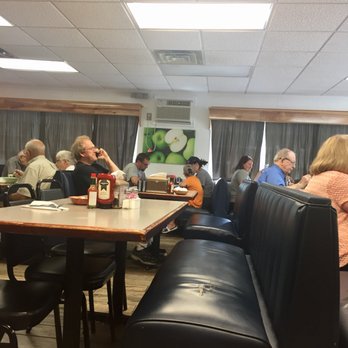 Granny's Kitchen - Dining area - New American Near Me - Galion, Ohio