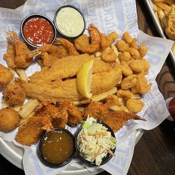 Joe's Crab Shack - Shrimp & Seafood Ensemble - Seafood Near Me - Garden Grove, California Joe's Crab Shack - Shrimp & Seafood Ensemble - Seafood Near Me - Garden Grove, California