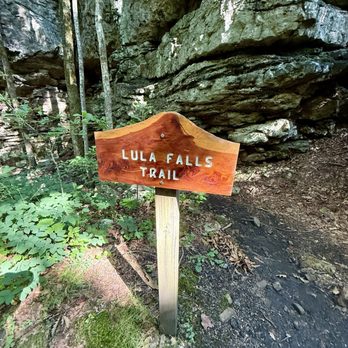 Lula Falls - This trailhead sign will take you 1/4 of a mile down to the bottom of Lula Falls. - Landmarks & Historical Buildings Near Me - Lookout Mountain, Georgia Lula Falls - This trailhead sign will take you 1/4 of a mile down to the bottom of Lula Falls. - Landmarks & Historical Buildings Near Me - Lookout Mountain, Georgia